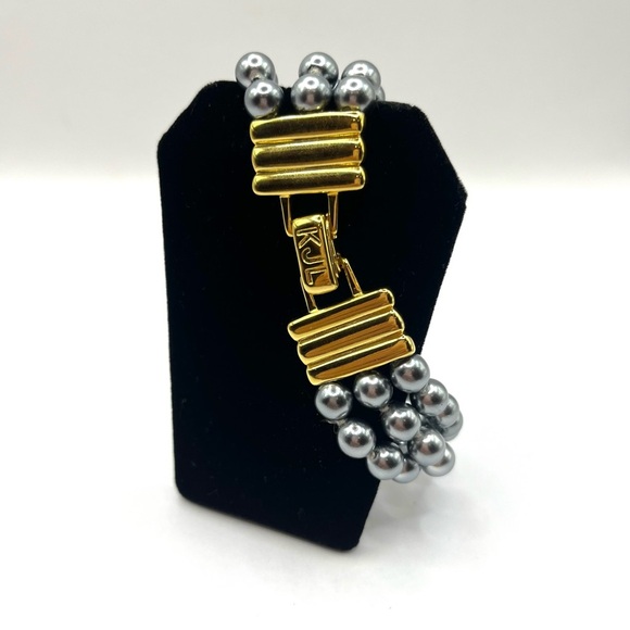 KJL Bracelet Beautiful 3 Strand KENNETH LANE Faux Silver Pearls Luxury Vintage - Picture 2 of 9